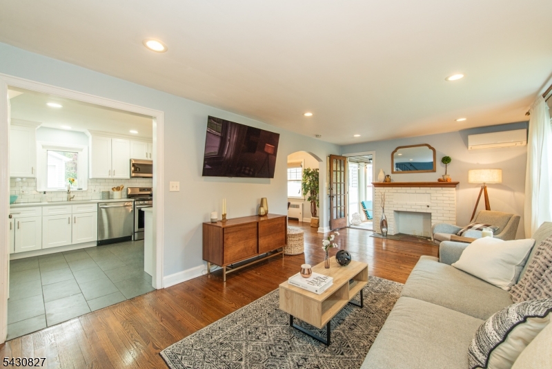 384 Essex Ave