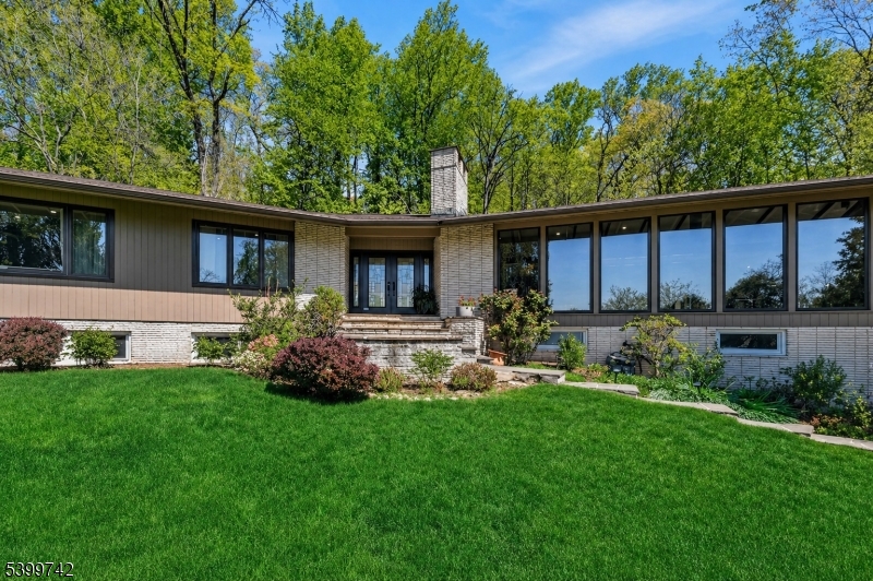 38 Farview Rd