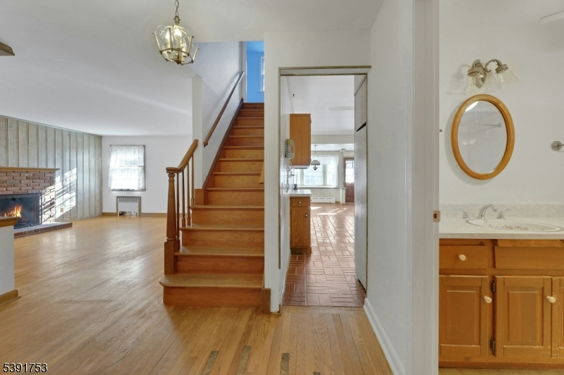 319 Walthery Ave