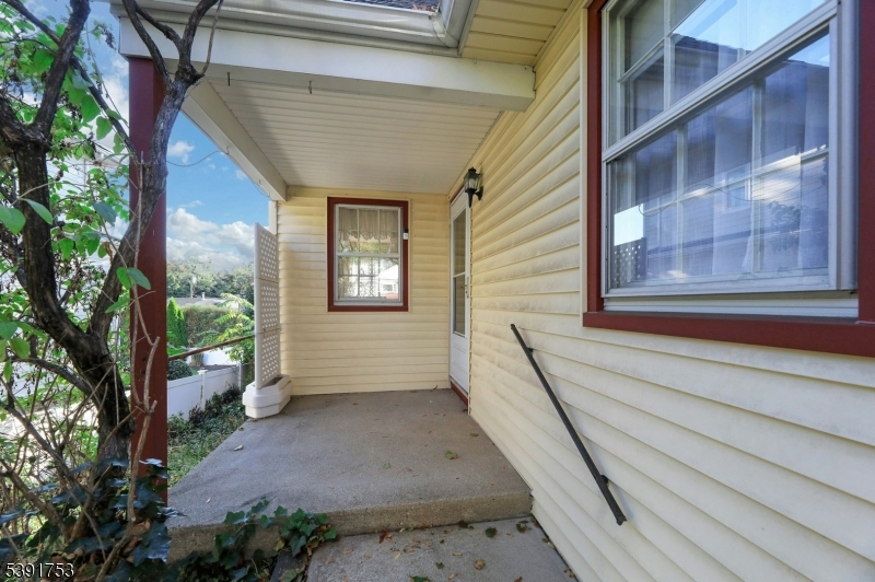 319 Walthery Ave