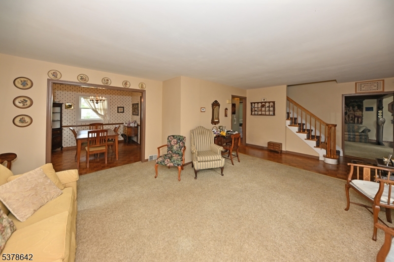 89 Circle Dr