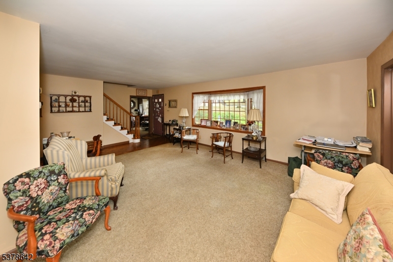 89 Circle Dr