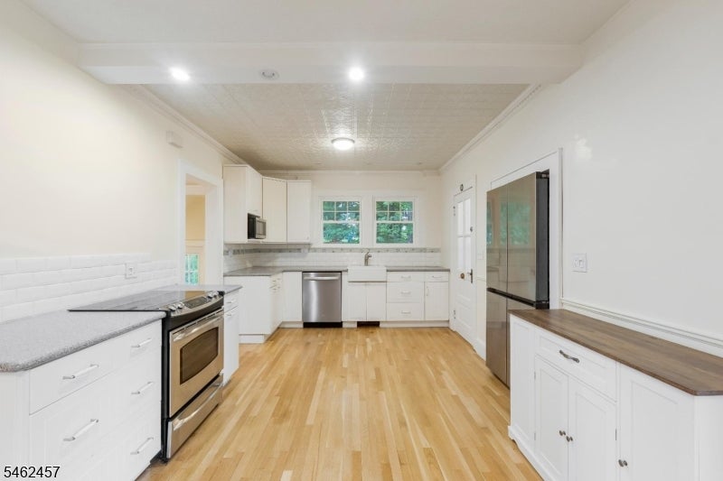 12 Bernards Ave
