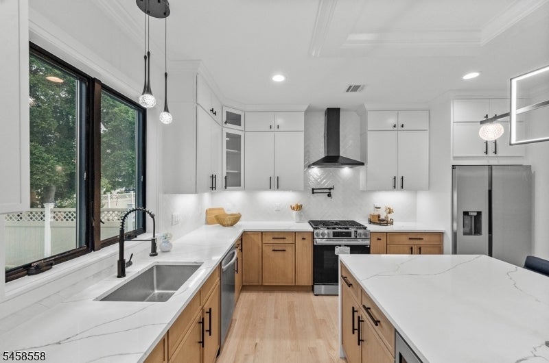 104 Highview Dr
