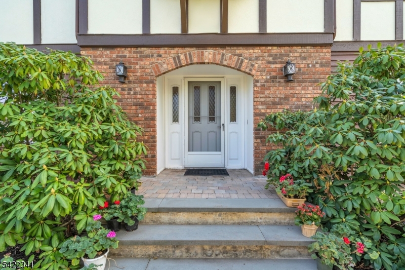 363 Rolling Knolls Way