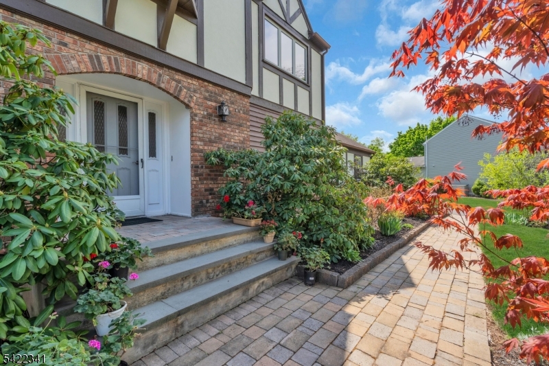 363 Rolling Knolls Way