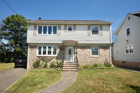 Photo of 15 Wright Ct #2, Bloomfield, NJ 07003 (MLS # 3994462)