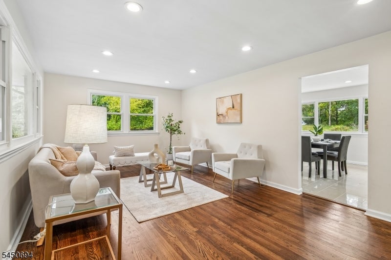 60 Flower Ave