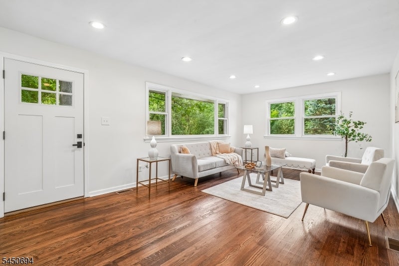 60 Flower Ave