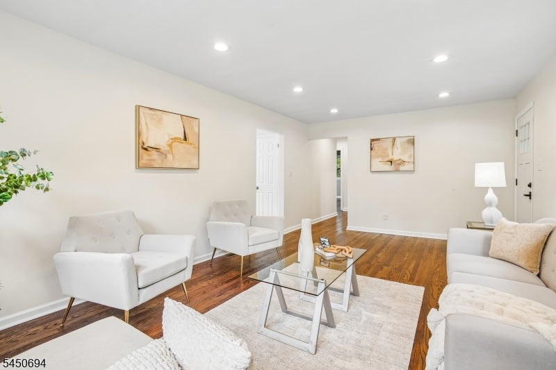 60 Flower Ave