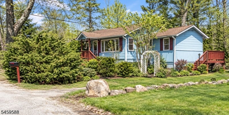 218 SQUAM RD