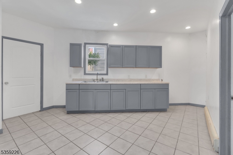 245 Alexander St