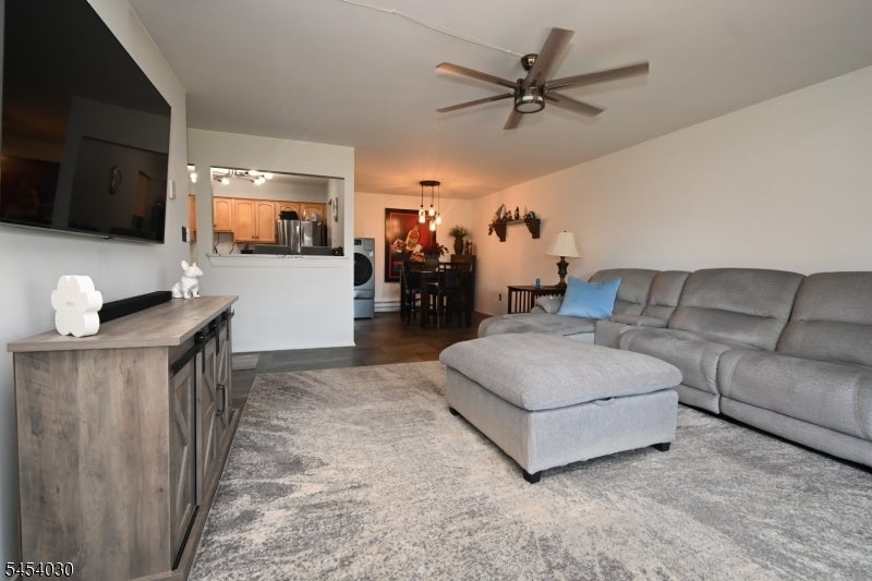 808 Eves Dr 2M