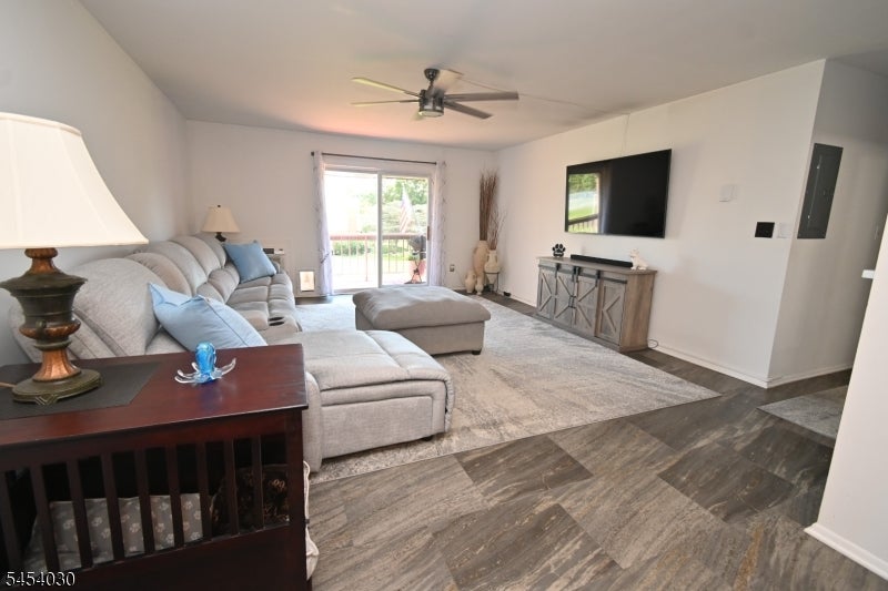 808 Eves Dr 2M
