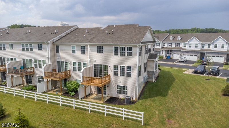 601 Charleston Dr 601