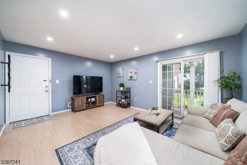 48 Clay St