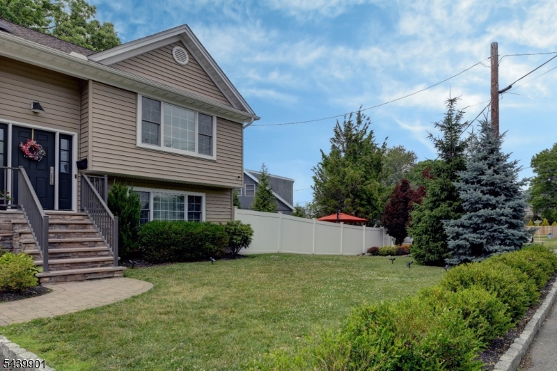 41 Strickland Ave