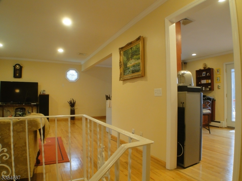 28 Forest Pl