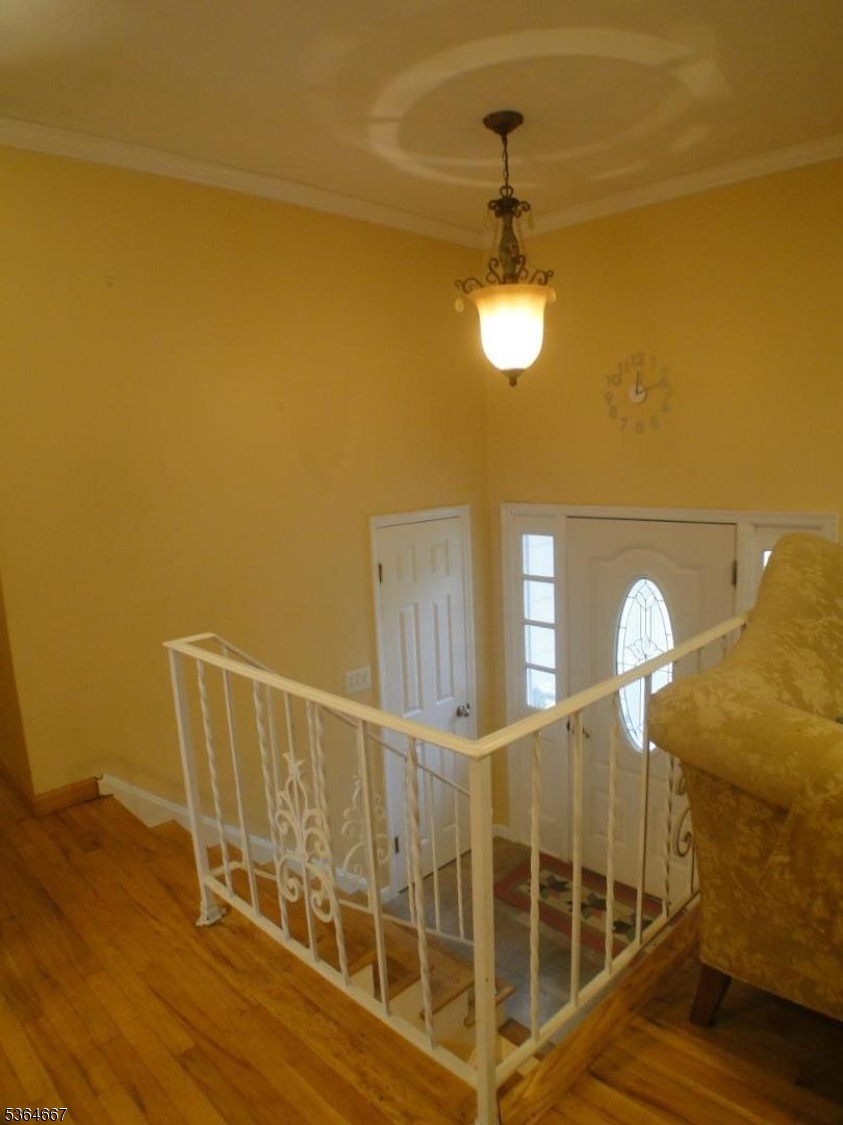 28 Forest Pl