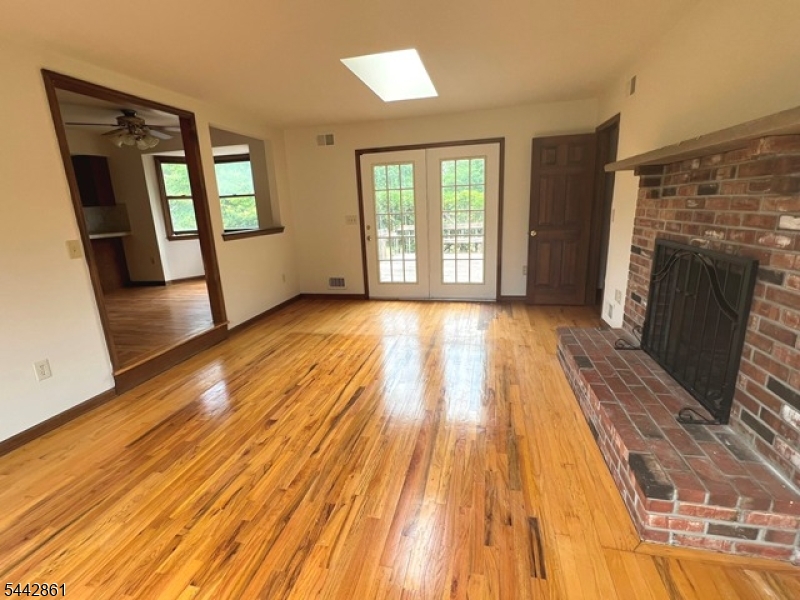 17 Shurts Rd