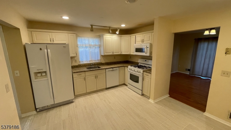 12 Independence Ct