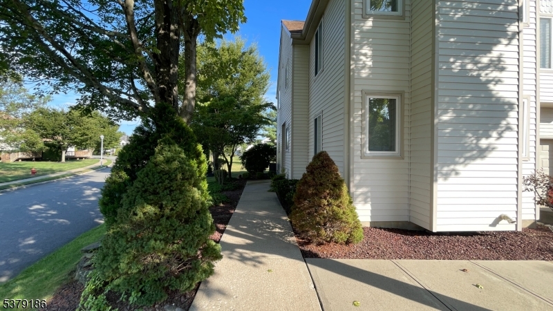 12 Independence Ct
