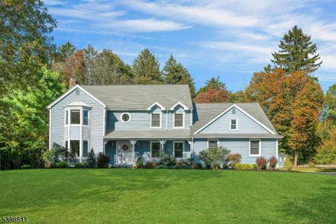 Photo of 14 Eugene Cir, Lincoln Park, NJ 07035 (MLS # 3994335)