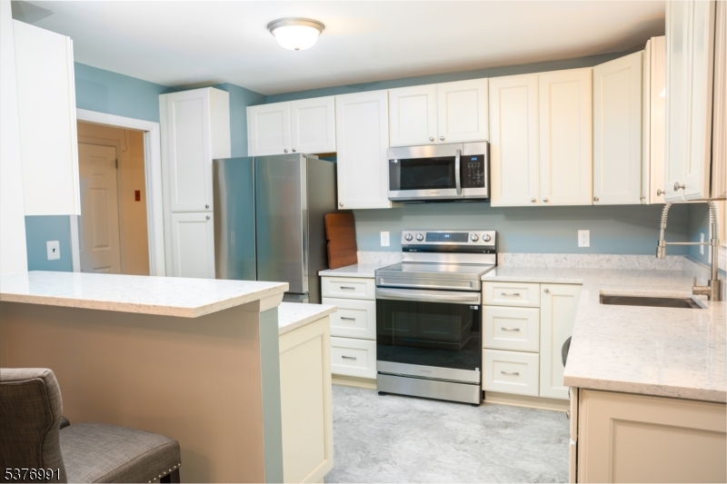 131 Valley View Dr