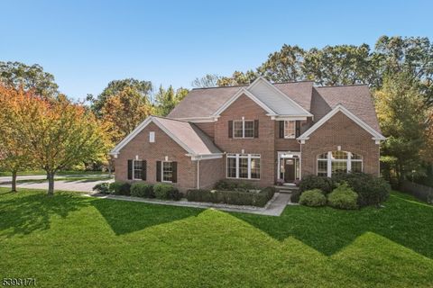 Photo of 15 Oak Ln, Green Brook, NJ 08812 (MLS # 3994217)