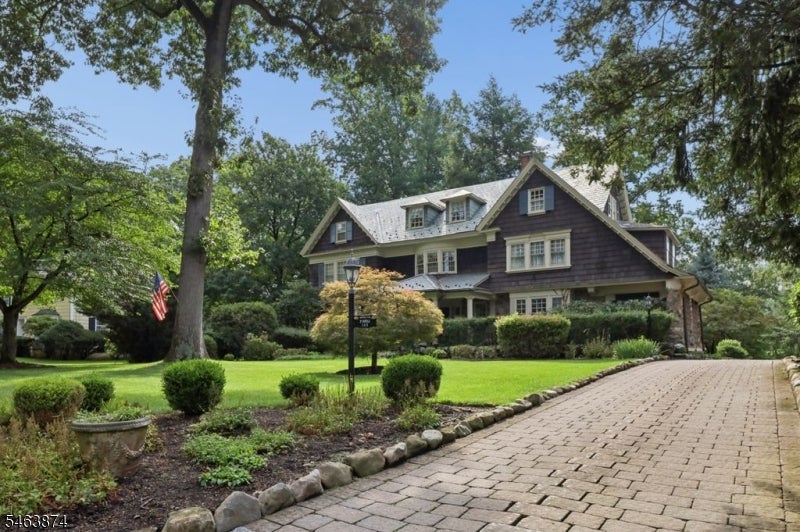 105 Rensselaer Rd