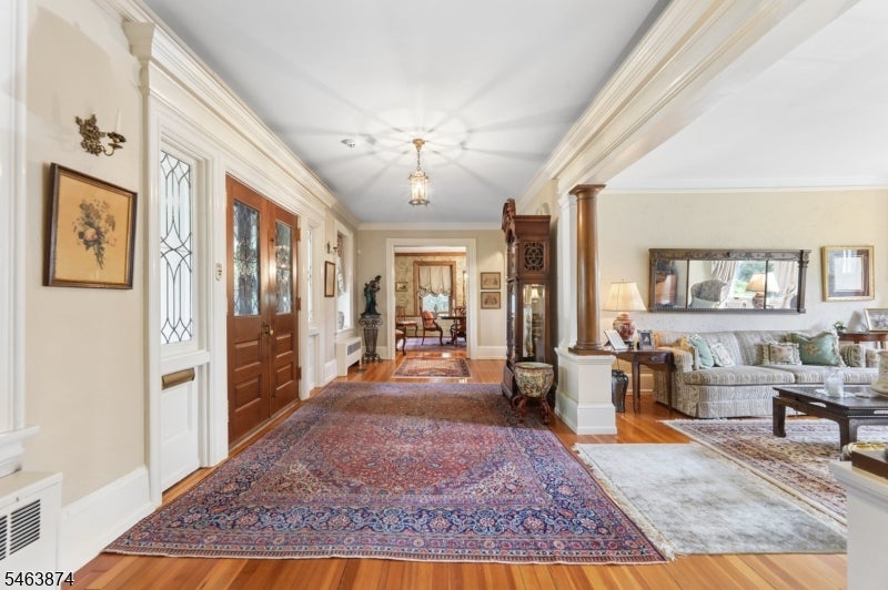105 Rensselaer Rd
