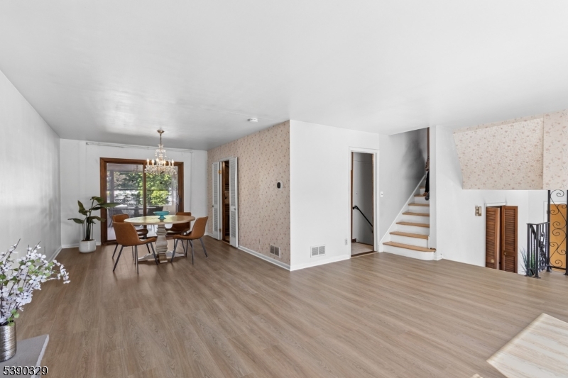 294 Mountain Ave