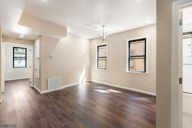 120 Paine Ave 2L