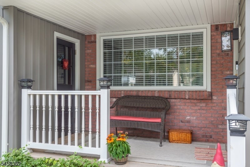 389 Meisel Ave