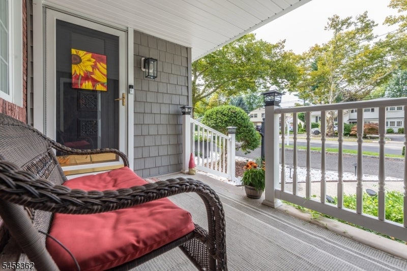 389 Meisel Ave