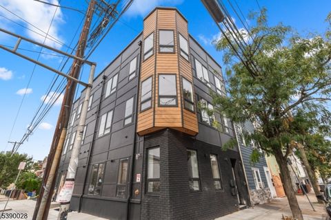 108 Fleming Ave Newark City NJ 07105