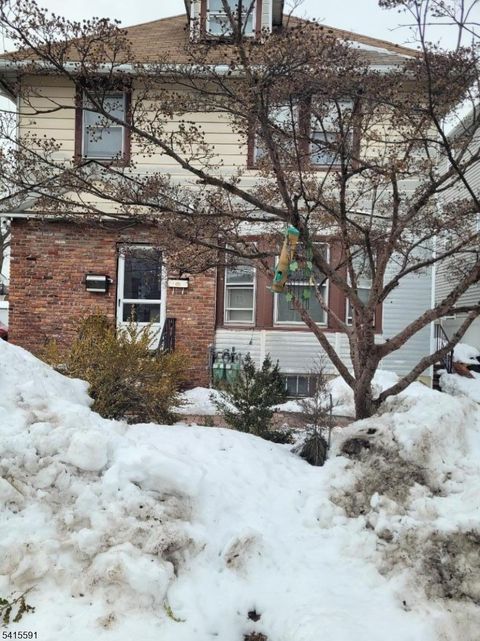 756-758 Hazard Pl Elizabeth City NJ 07208