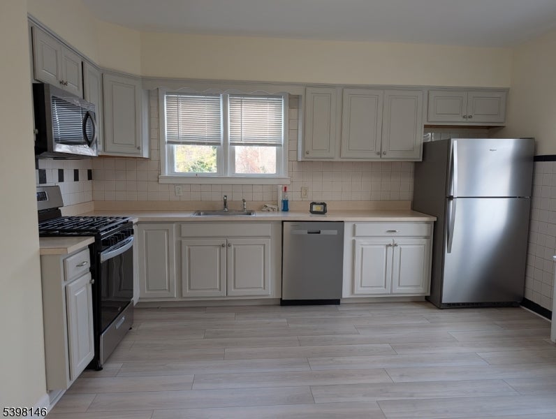 26 Caldwell Ave