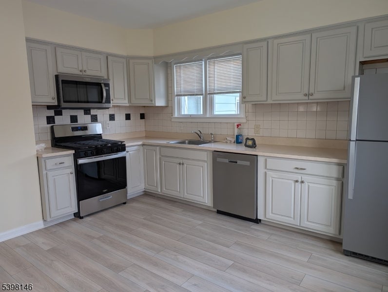 26 Caldwell Ave