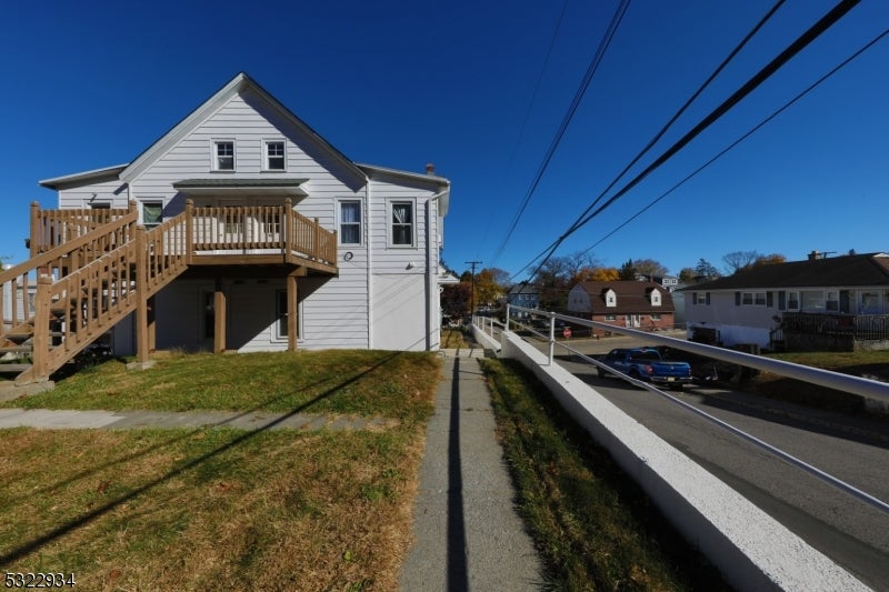 53 A Robert St A