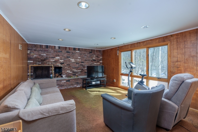 12 Ledgewood Trl