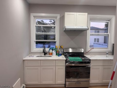Photo of 437 Elizabeth Ave, Elizabeth, NJ 07206 (MLS # 3995580)