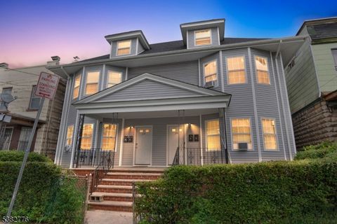 24 Willoughby St Newark City NJ 07112