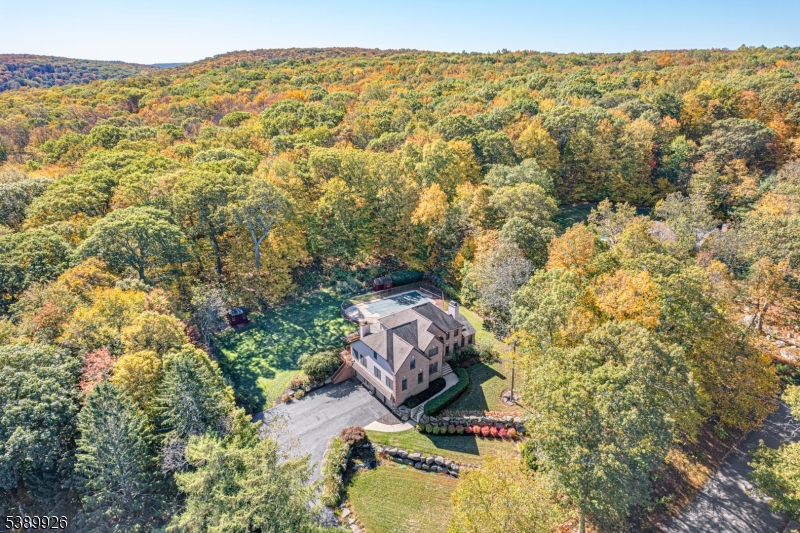 7 Stonehedge Dr