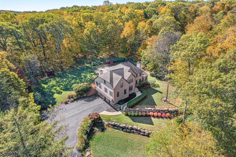 7 Stonehedge Dr
