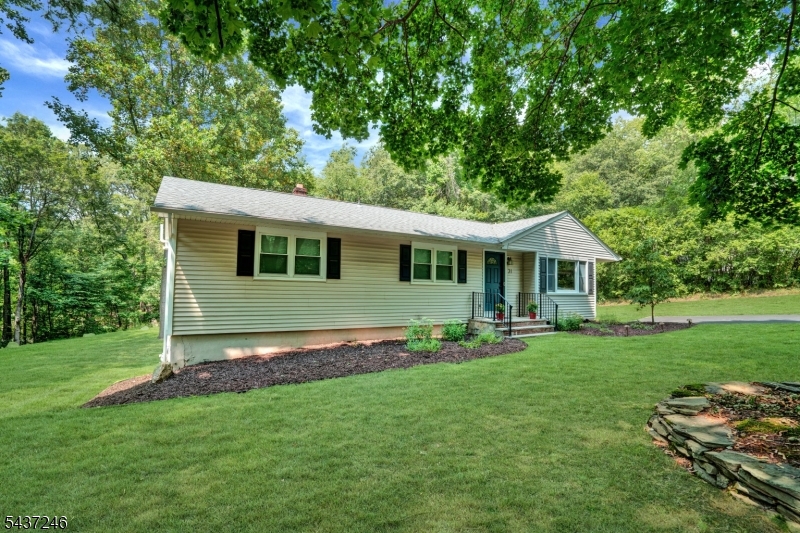 31 Fieldstone Dr