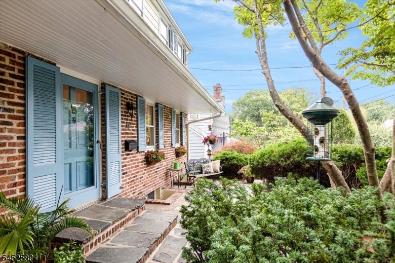 9 Garthwaite Ter