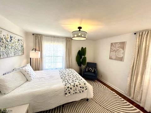 29 Oak Tree Ln Sparta Twp. NJ 07871