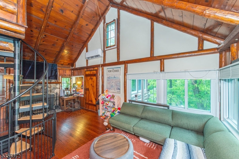 51 Dogwood Ln
