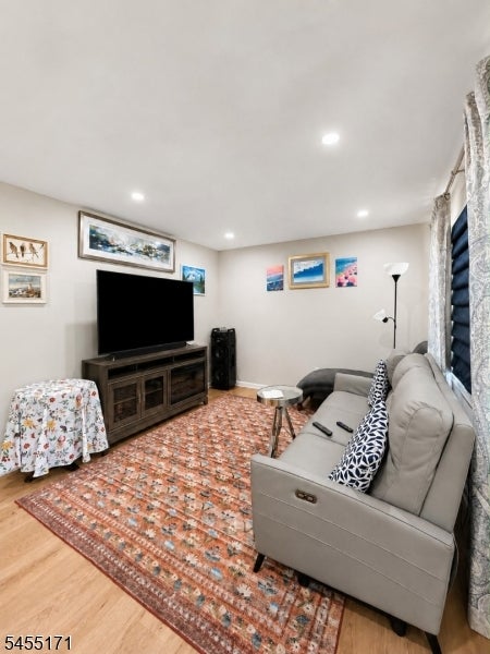 538 Cicilia Pl